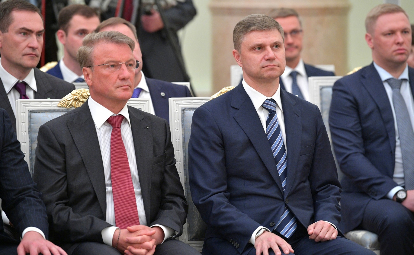 Герман Греф и Олег Белозеров на церемонии подписания соглашения о намерениях между Правительством и крупнейшими компаниями о развитии отдельных высокотехнологичных направлений